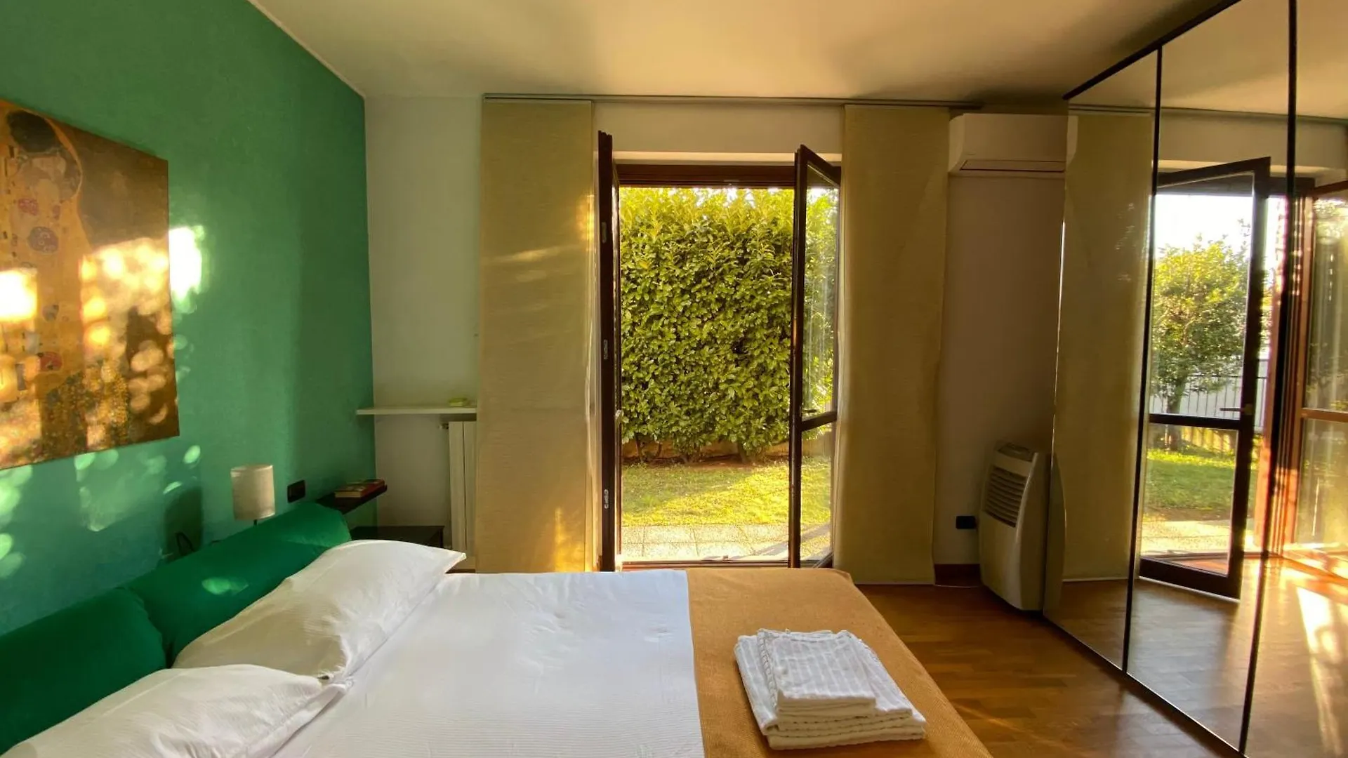 Roma 1 Apartment - The V Collection location